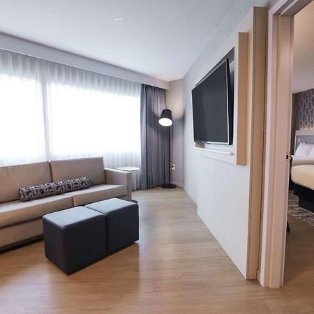 Radisson Plaza Hotel And Suites 캘러머주 외부 사진