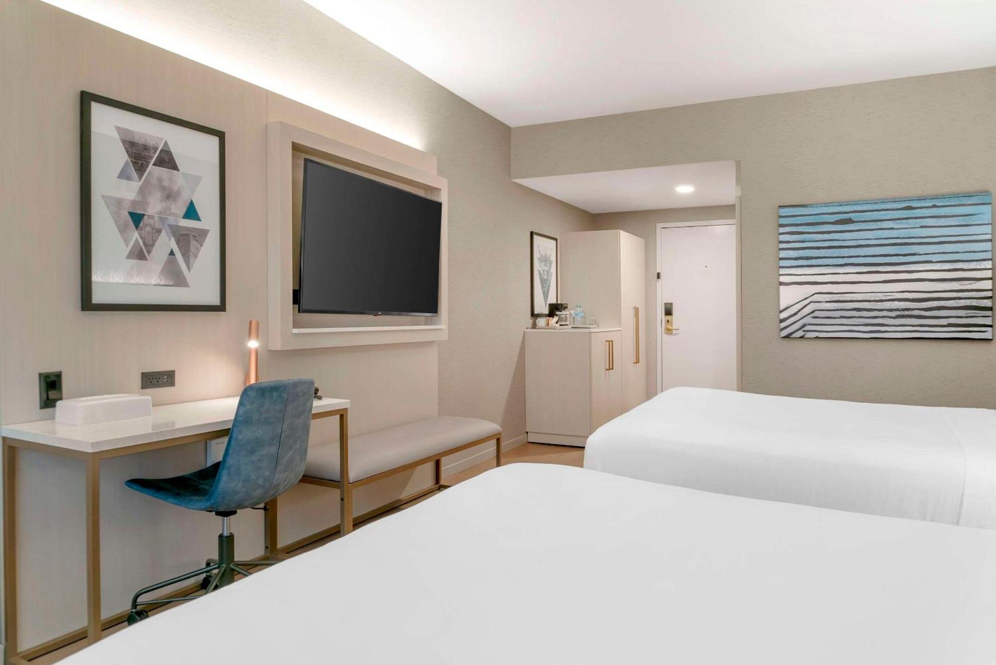 Radisson Plaza Hotel And Suites 캘러머주 외부 사진
